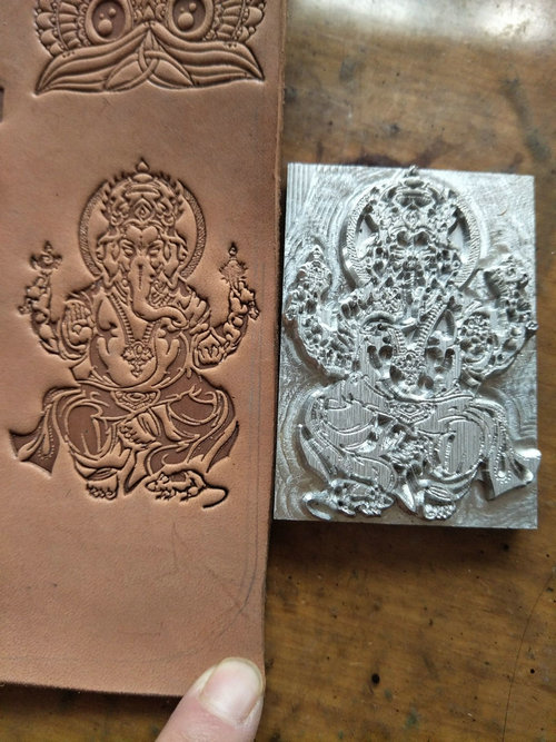 Unique Leather Work - 가네샤 패턴 수공예 독특한 디자인 가죽